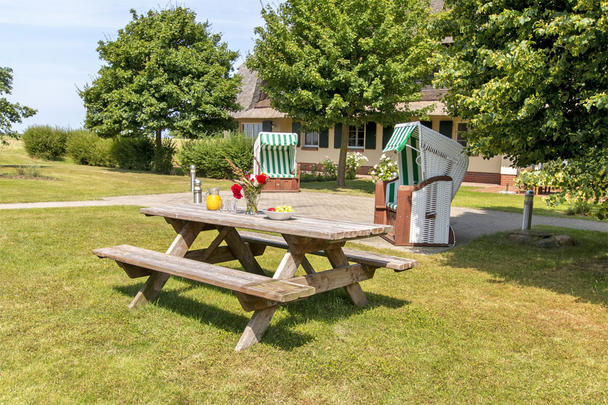 Paradiesischer Garten des Rügen-Ferienhofs