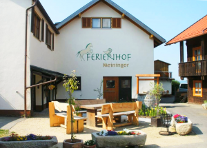 Ferienhof Meininger: Top-Familienurlaub – Reiten, viele Bauernhoftiere und lustige Traktorfahrten im Bayerwald